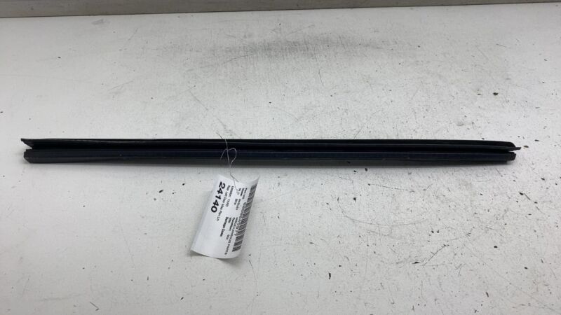 ⭕ 2017-2020 Maserati Levante Rear Left Door Window Inner Weatherstrip Rubber Sea