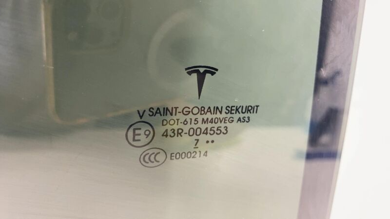 2016-2020 Tesla Model X Rear Passenger Side Door Window Glass Right 43R-004553