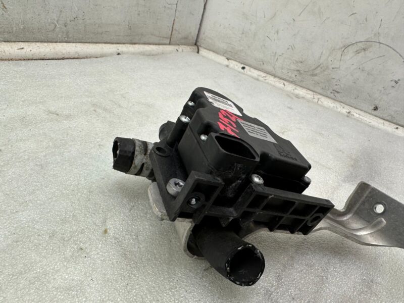 600737000B 2012-2020 Tesla Model S Coolant Pump Cooling Valve Actuator 4-Way 6007370-00-B