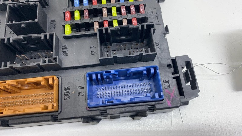 GV6T14A073CC 2015-2018 Ford C-Max Body Control Module Fuse Box Relay BCM GV6T-14A073-CC Assy