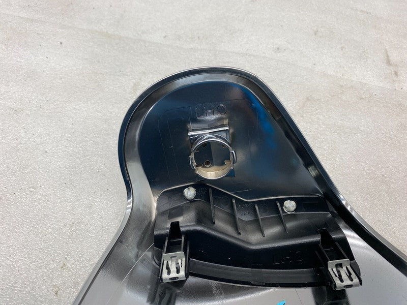 1062962 00 A ⭕16-23 Model X Rear Left 2nd Row Seat Outer Monopost Outboard Cover 1062962-00-A