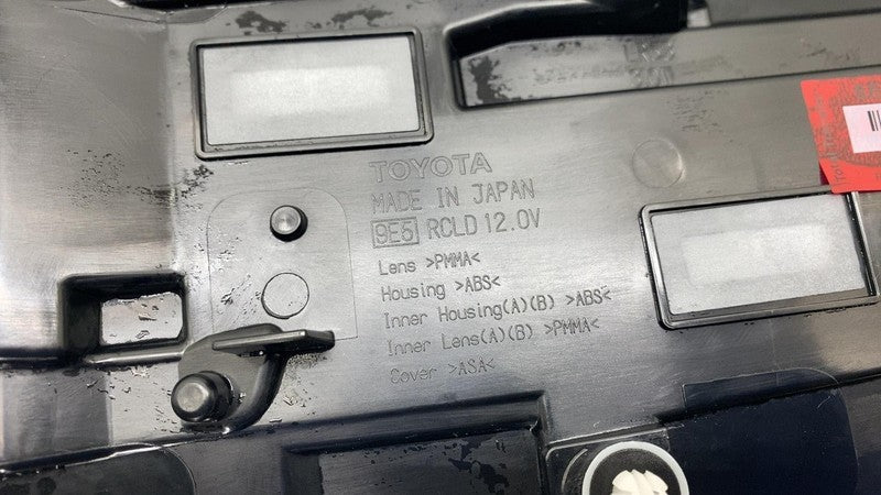 ⭕ 2023 2024 Toyota Prius Tailgate Liftgate Back Door Center Tail Light Lamp Bar