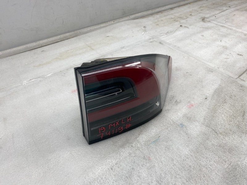 1034333-00-B 16-20 Model X Rear Right Taillight Lamp Outer + Door Reflector Lamp 1034333-00-B