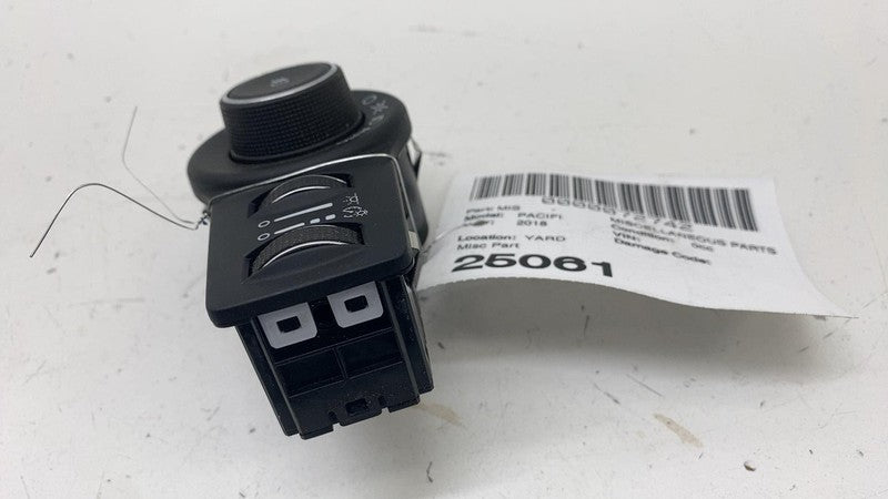 68154356AC 17-24 Chrysler Pacifica Dash Headlight Head Light Lamp Control Switch 68154356AC