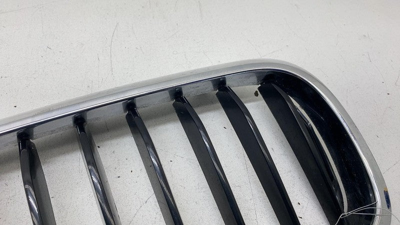 2017-2021 BMW 530e G30 Front Passenger Side Bumper Kidney Grille Right