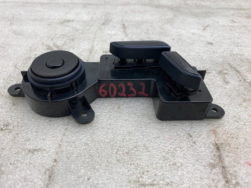 104931600B ⭕ 16-20 Tesla Model X Front Right Seat Recline Panel Control Switch 1049316-00-B