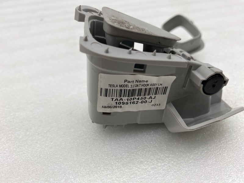 109916100J ⭕ 17-23 Model 3 M3 Rear Left/Right Roof Hook Bracket 1099161-00-J/1099162-00-J