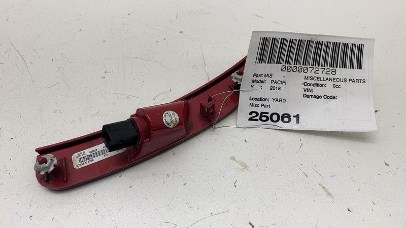 68229424AA ⭕ 2017-2025 Chrysler Pacifica Rear Right Reflector Marker Light Lamp 68229424AA