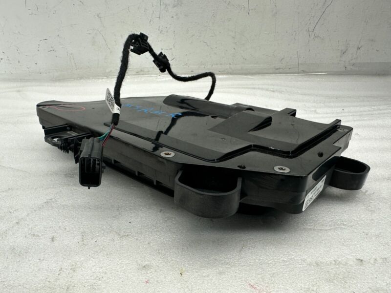 107188500A 2016-2020 Tesla Model S MS Rear Right Exterior Door Handle Outer Assembly GEN3