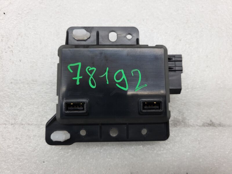 1093295 00 A 2017-2020 Tesla Model 3 M3 Front Center Console USB Hub Charger w/ Data Module