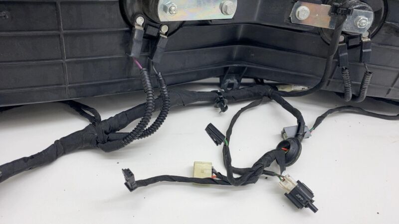 1007256 00 K 2012-2015 Tesla Model S MS Radiator Shutter Air Duct Center Intake Grille Assy