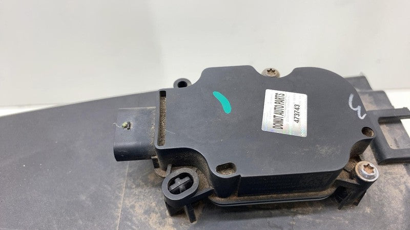 100725600G 2012-2015 Tesla Model S MS Radiator Shutter Air Duct Center Intake Grille Assy