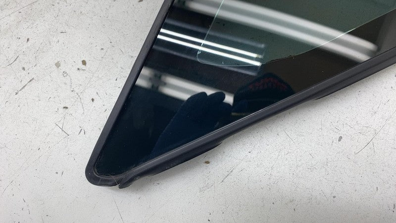 2022-2024 Rivian R1T R1S Passenger Side Door Corner Window Glass Right