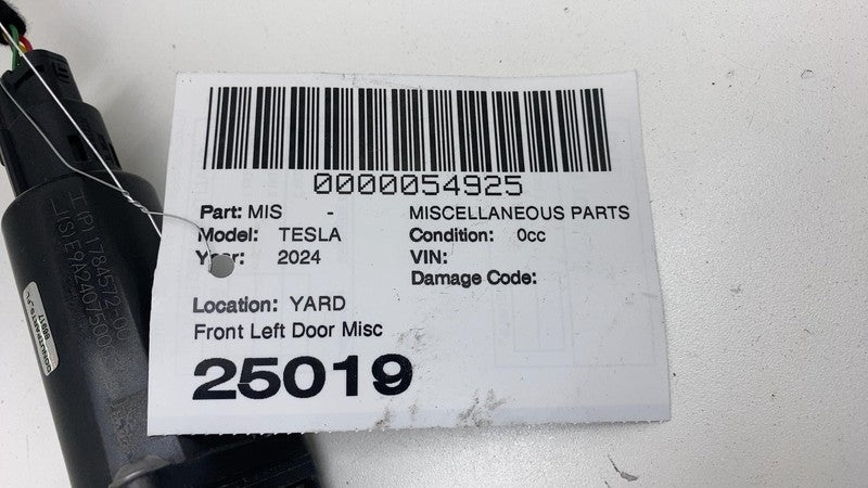 188222300F ⭕ 24-25 Cybertruck Front Left Door Actuator Motor & Wiring Harness 1882223-00-F