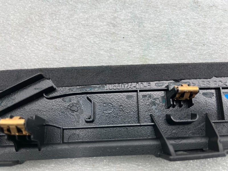 1055024 00 B ⭕ 2016-2020 Tesla Model X Rear Right Falcon Door Trim Molding Cover 1055024-00-B