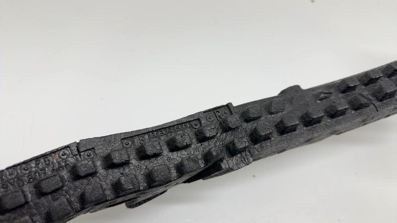 9Y0.807.666.J ⭕ 2024 Porsche Cayenne Front Passenger Right Grille Insulator Foam 9Y0807665J