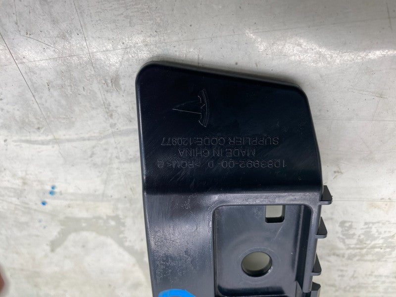 1083992 00 D ⭕17-23 Model 3 Rear Left Bumper Taillamp Taillight Mount Bracket LH 1083992-00-D