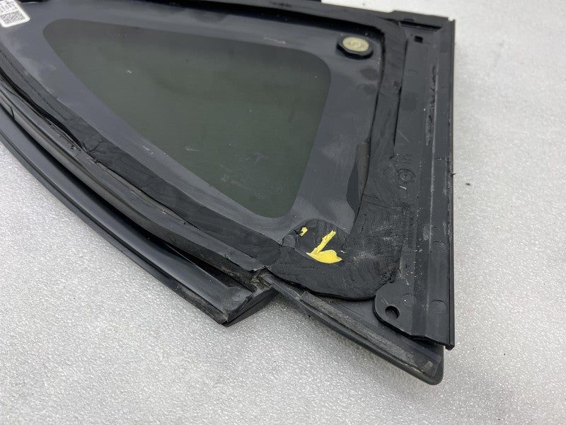 1495740 00 E 2020-2023 Tesla Model Y Rear Driver Side Quarter QTR Window Glass Left LH Assy
