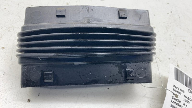 ⭕ 2014-2020 Maserati Ghibli Right Side Air Cleaner Intake Duct Sleeve