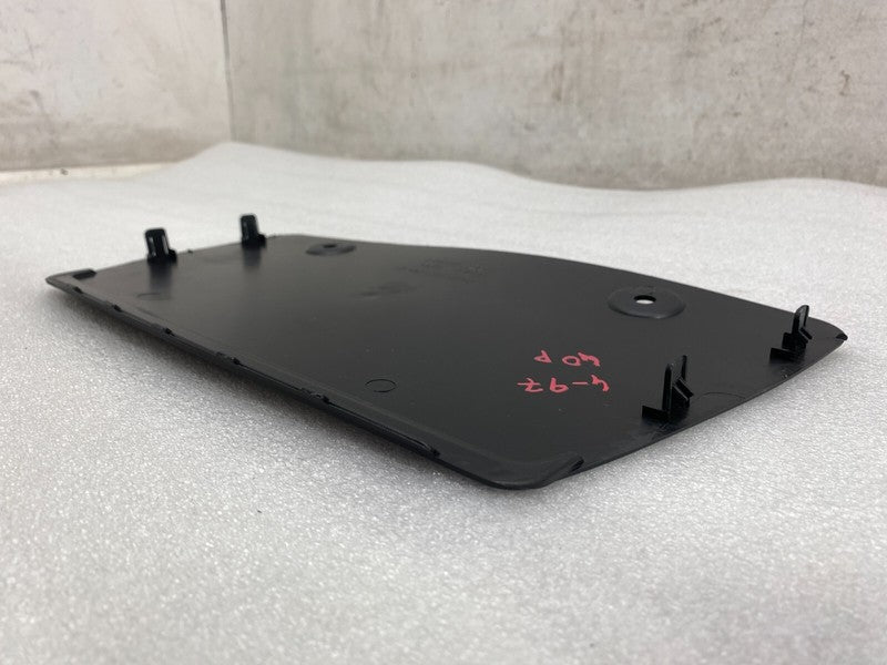 105835700D 2016-2020 Tesla Model X Rear Diffuser Tow Hitch Cover Bumper Fascia Cap Assembly