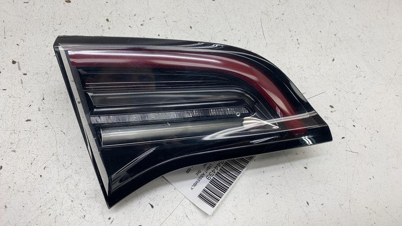 1077401 ⭕ 2017-2023 Model 3 Rear Left Inner Taillight LED Tail Lamp 3-Pin 1077401-00-E