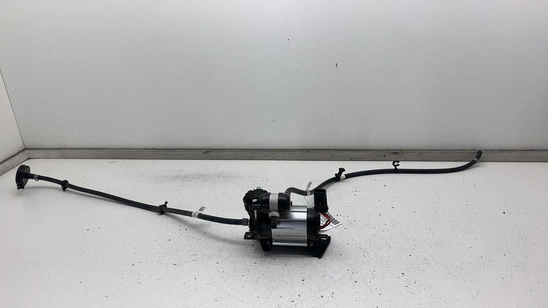 PT0005569301 ⭕ 2022-2024 Rivian R1T R1S Rear Air Ride Suspension Compressor OEM PT00055693-01