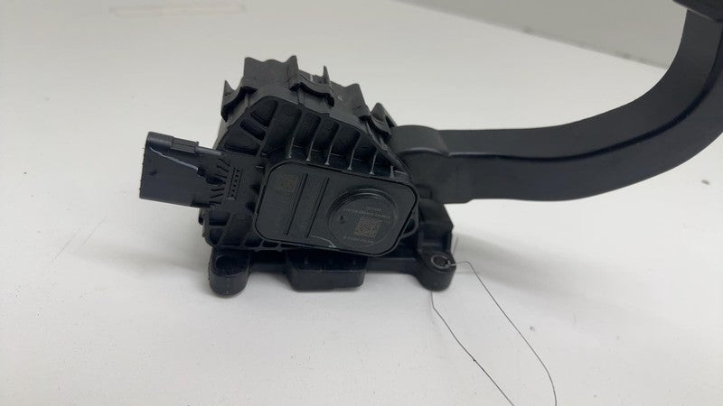 ⭕ 2017-2023 Tesla Model 3 Front Driver Accelerator Gas Pedal Throttle