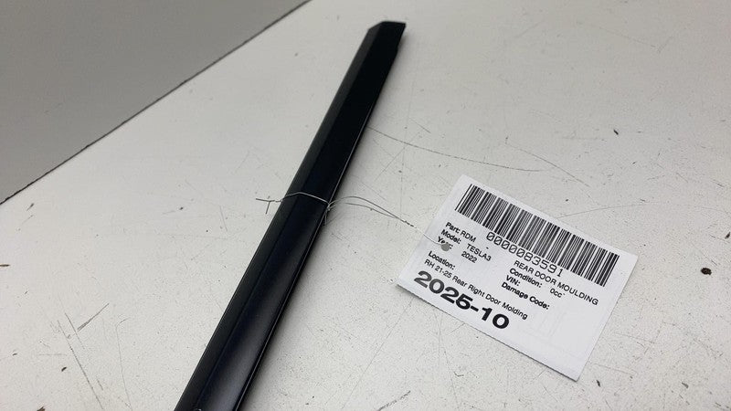 108074500I ⭕ 2021-2025 Tesla Model 3 Rear Right Door Window Outer Belt Molding 1080746-00-F