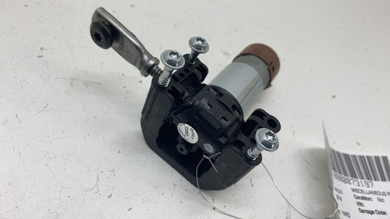 C06710-106 ⭕ 2017-2024 Chrysler Pacifica Brose Front Left Seat Adjustment Motor C06710-106