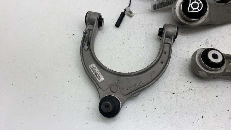 2018-2020 BMW 530e Front Left Spindle Knuckle w/ Upper & Lower Control