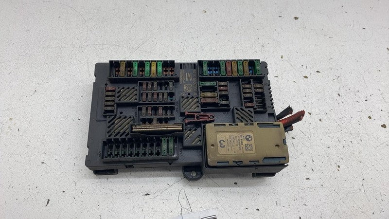 61356992958 2018 2019 BMW 530e G30 Power Distribution Fuse Relay Junction Box 61356992958