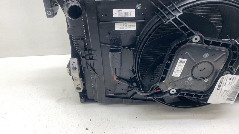 8641949-02 ⭕ 2014-2020 BMW i3 I01 Front Radiator A/C Condenser Fan Shroud Assembly 8641949