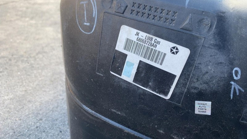 68068728AH ⭕ 2007-2018 Jeep Wrangler JK Fuel Tank 4 Door 22.5 Gallon OEM 68068728AH Damaged