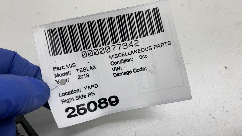 108398900I 17-23 Model 3 Rear Right Bumper Lower Support Retainer Wing Bracket 1083991-00-I