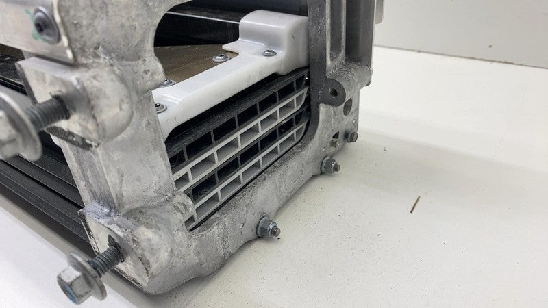 C400000379-G ⭕ 2022-2024 Rivian R1T Electric Tonneau Cover Assy C400000379-G (FOR PARTS ONLY)