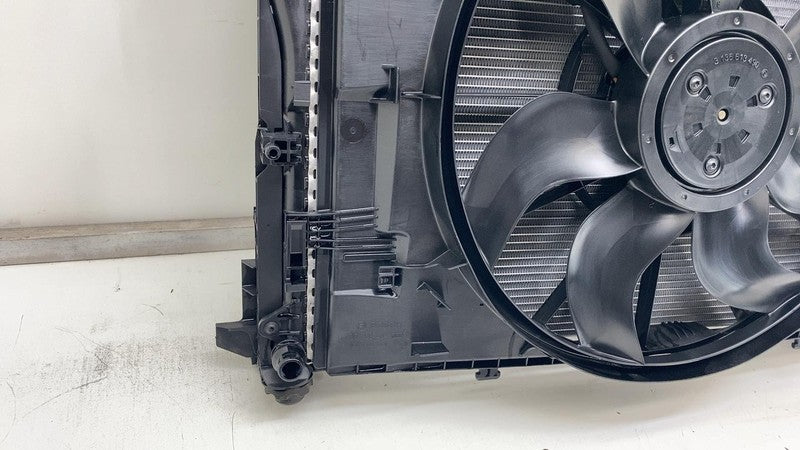 A 099 906 21 00 2019-2023 Mercedes-Benz C300 C-Class Engine Radiator Cooling Fan Shroud & Motor