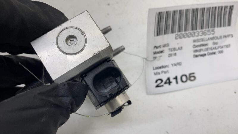 110187800A 17-23 Model 3 Air Conditioner AC HVAC Heater Core Valve Tube Sensor 1101878-00-A