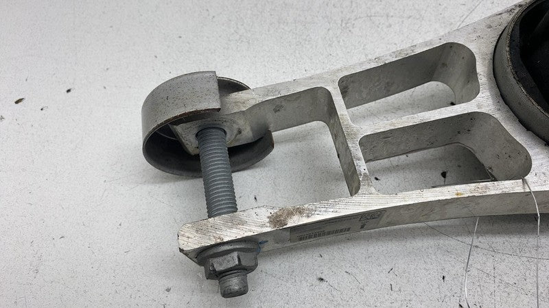 68237968AD 2017-2024 Chrysler Pacifica Rear Engine Lower Torque Strut Mount Support Assy