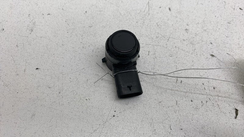 PT00013779 2022 2023 2024 Rivian R1S R1T Bumper Parking Sensor Valeo Gloss Black PT00013779