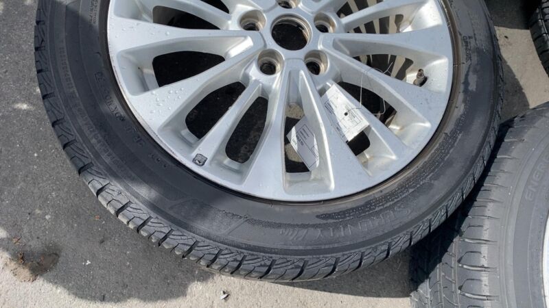 2017 2018 Ford C-Max SET of 4 Wheel Rim 17x7.0 w/ Tire 225/50 R17 OEM