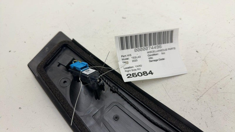 110044100E ⭕17-23 Model 3 Right B-Pillar Applique Glass Trim Molding w/ Camera 1100441-00-E