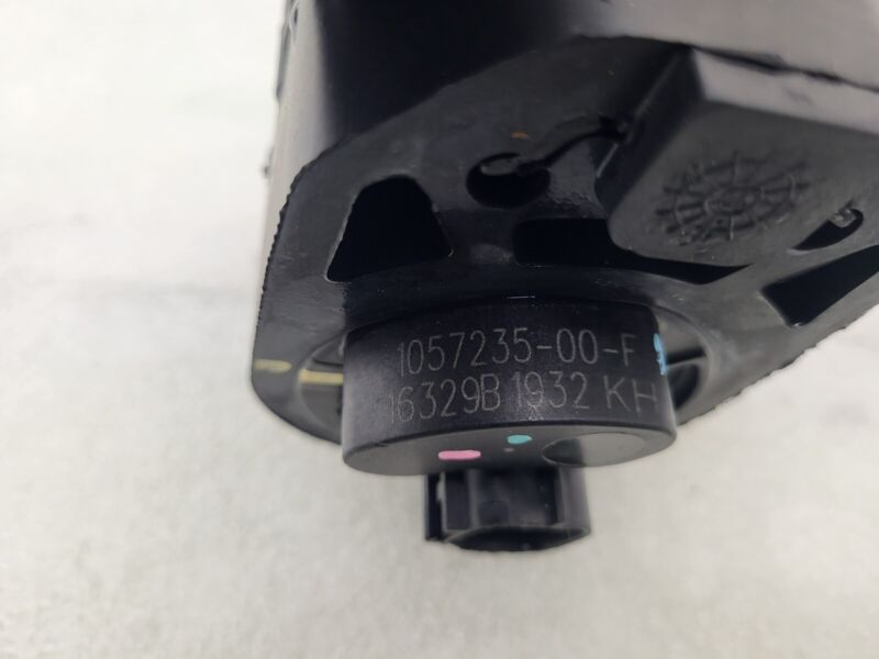 105723500F 2016-2020 Tesla Model S MS Electric Auxiliary Coolant Water Pump w/ Bracket Assy