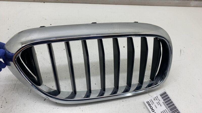8070470 2017-2021 BMW 530e G30 Front Passenger Side Bumper Kidney Grille Right 8070470