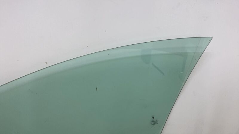 2012-2015 Tesla Model S Front Passenger Side Door Window Glass Right 43R-001074