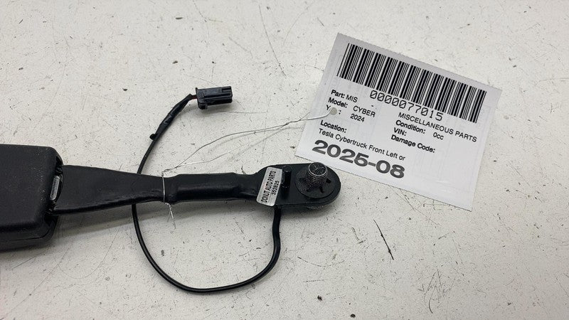⭕2024 Tesla Cybertruck Front Left or Right Seatbelt Buckle Assembly 18