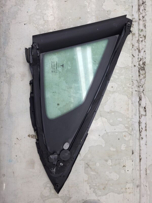 E643R-008010 2012-2020 Tesla Model S Rear Passenger Side Quarter Fixed Glass Right Assembly