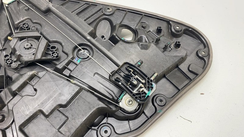 ⭕ 2021-2023 Polestar 2 PS2 Rear Right Door Window Regulator & Carrier