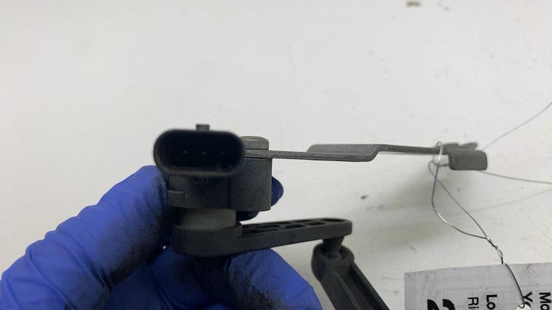 A 297 905 10 01 ⭕ 2022 Mercedes-Benz EQS 450+ Front Right Ride Height Level Sensor A0009053713