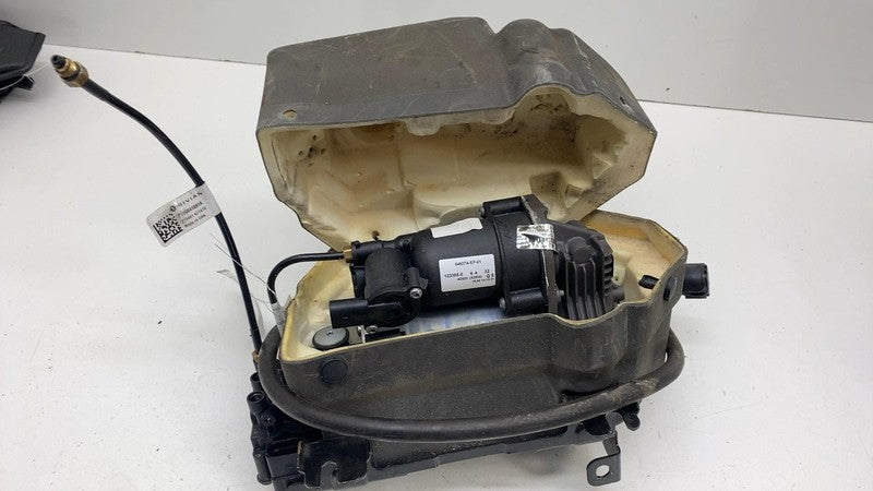 ⭕ 2022-2024 Rivian R1T Air Ride Suspension Compressor Pump w/ Valve Block & Case