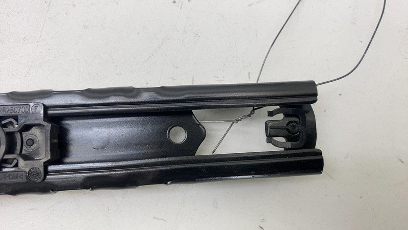 ⭕17-23 Model 3 Y Front Left/Right 1st Row Seat Belt Height Adjuster 10